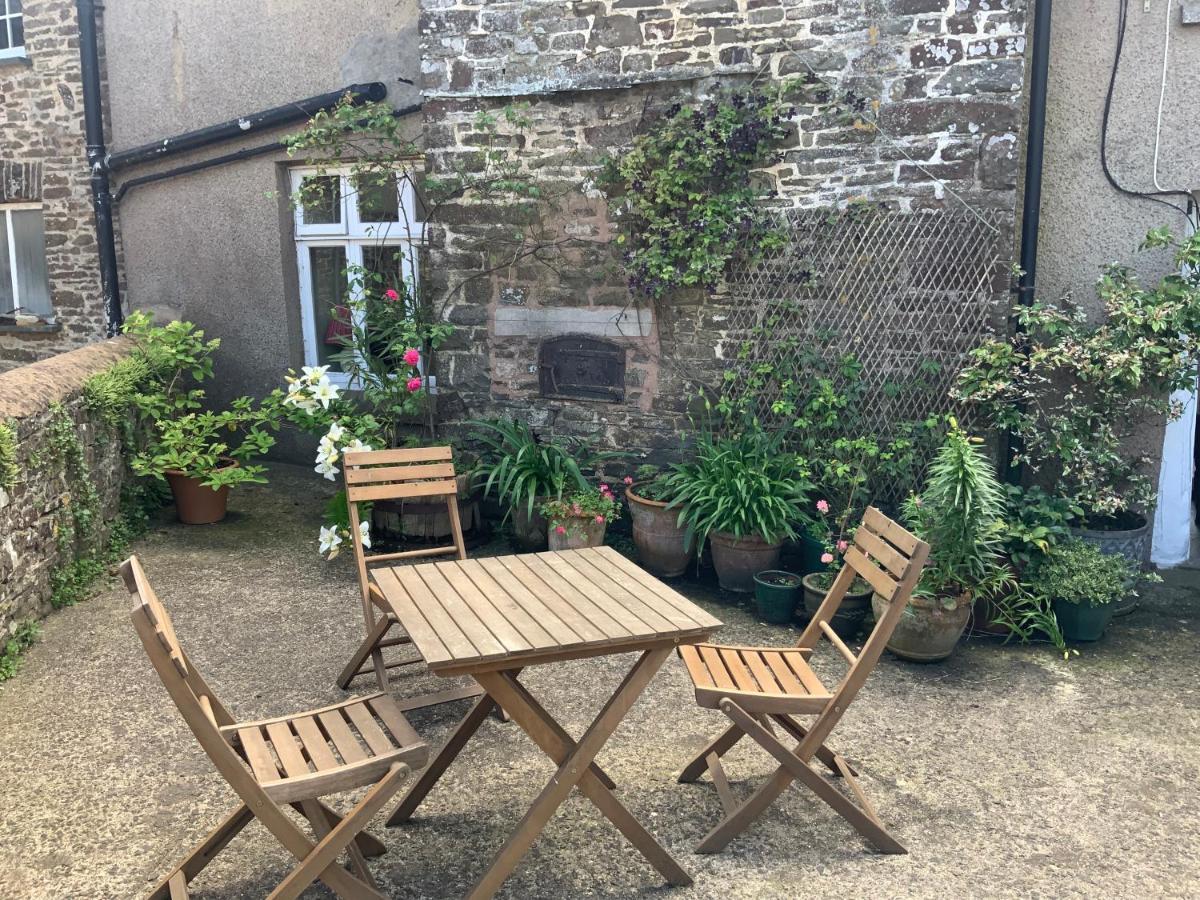 Higher Biddacott Farm Chittlehampton Exterior foto